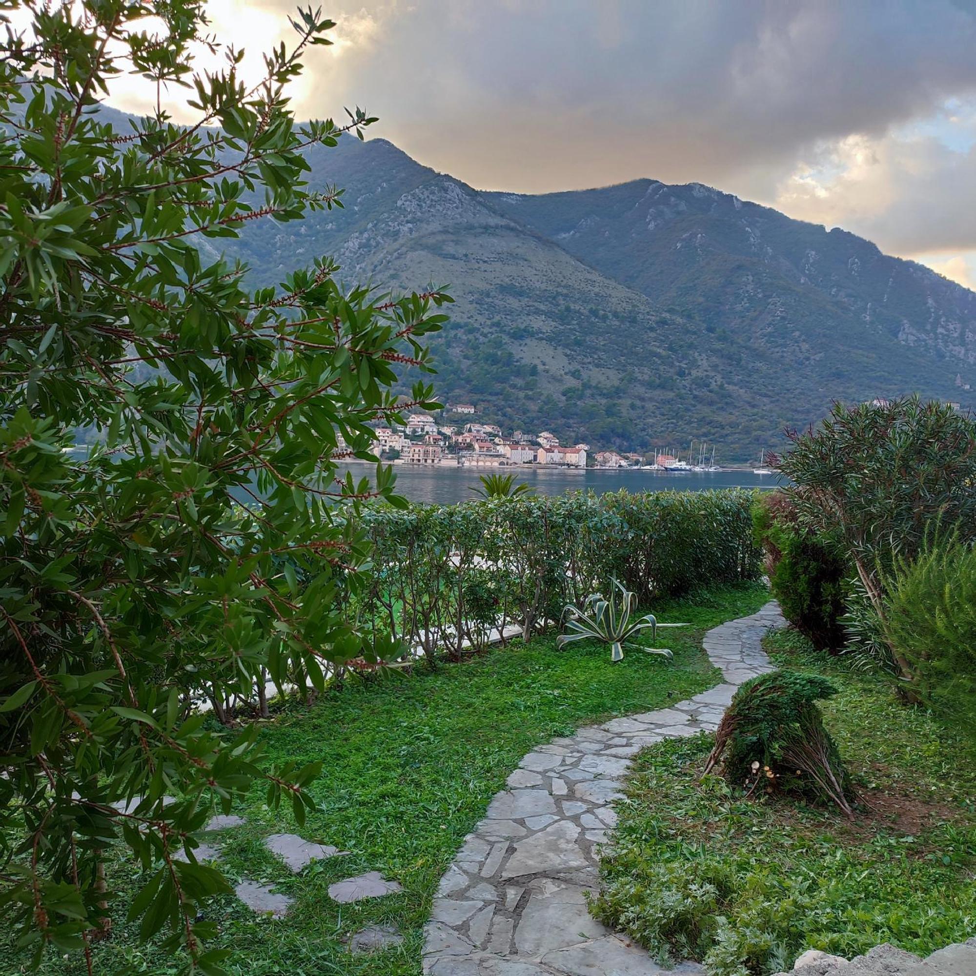 Villa Kamena Kotor Exterior foto